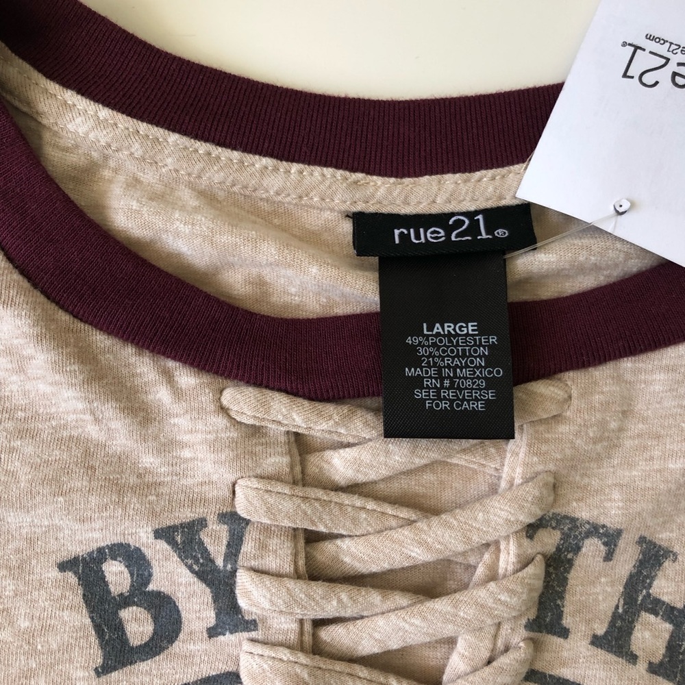 Women’s Graphic Tee Top T Shirt -Rue 21 - Picture 4 of 6